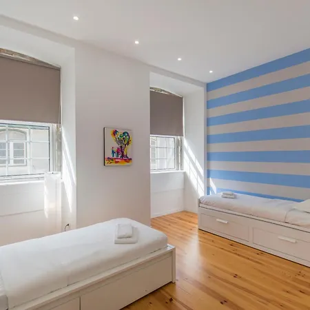 100 A - Central Lisbon Flat By Pink St. アパート