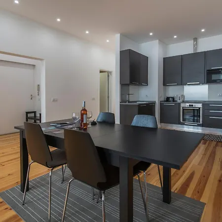 Apartment Flat By Pink St *