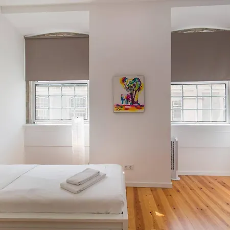 100 A - Central Lisbon Flat By Pink St. アパート