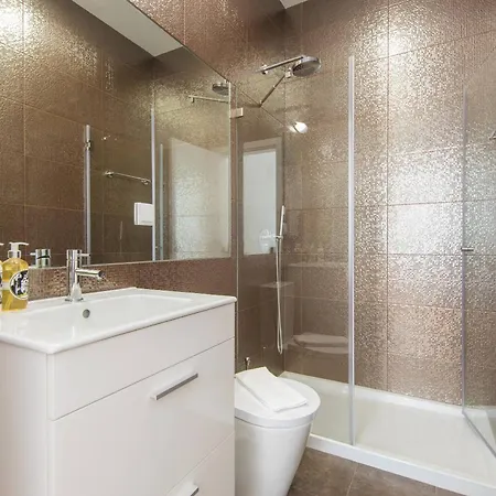 Apartment Flat By Pink St *