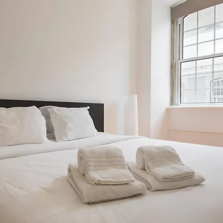 Flat By Pink St Apartment