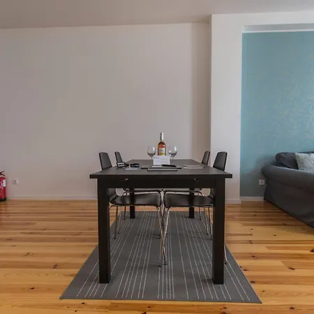 100 A - Central Lisbon Flat By Pink St. * リスボン