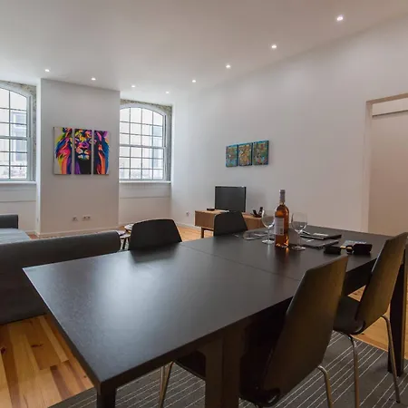 100 A - Central Lisbon Flat By Pink St. アパート *