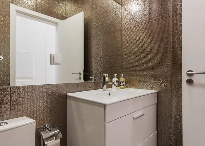 100 A - Flat By Pink St Lisboa