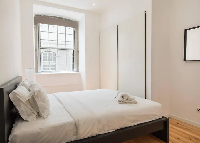 100 A - Flat By Pink St Lisboa