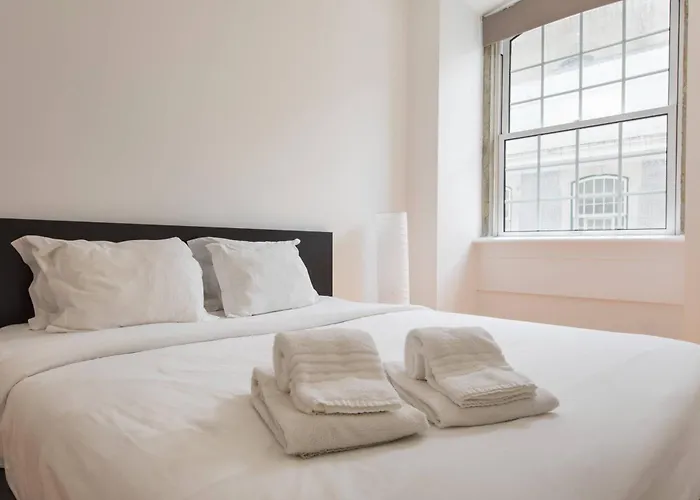 100 A - Flat By Pink St Διαμέρισμα