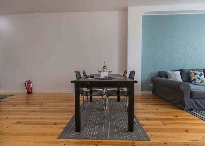 100 A - Flat By Pink St Lisboa