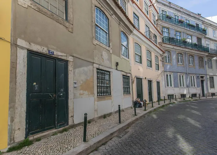 100 A - Flat By Pink St * Lisboa