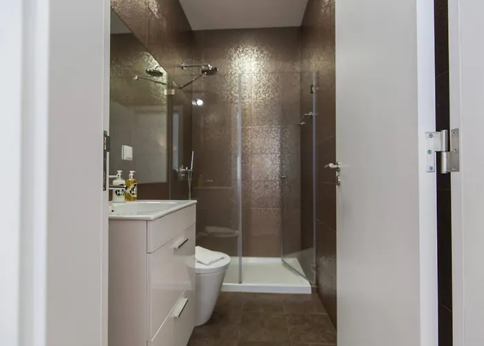 Flat By Pink St Lisbon