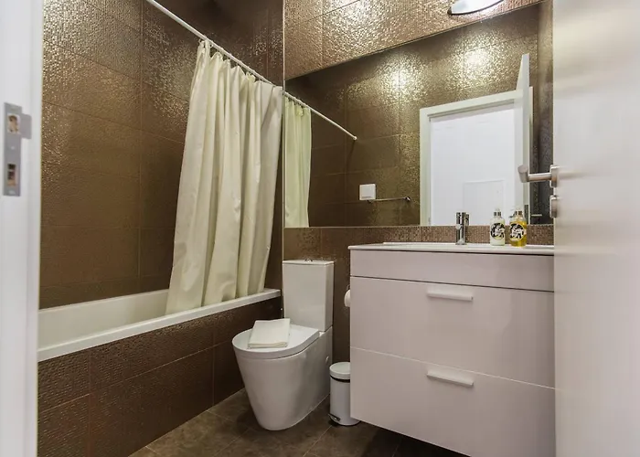 100 A - Flat By Pink St * Lisboa