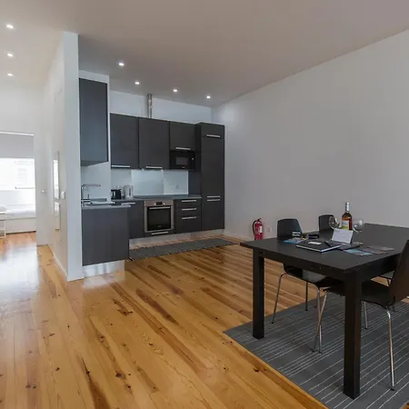 100 A - Central Lisbon Flat By Pink St. * Lisboa