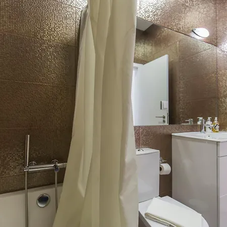 100 A - Central Lisbon Flat By Pink St. Apartamento